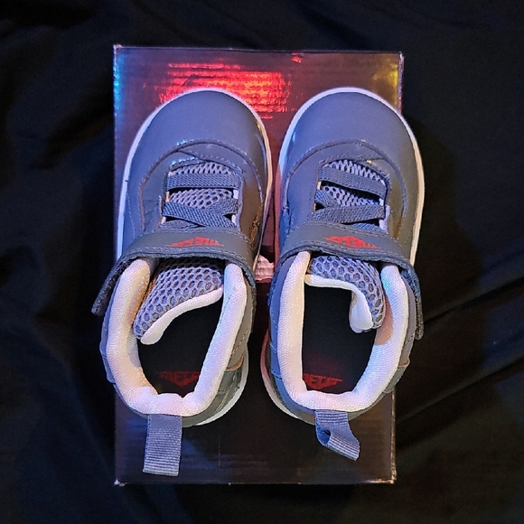 *Brand New* Jordan Melo M8s - Picture 5 of 10